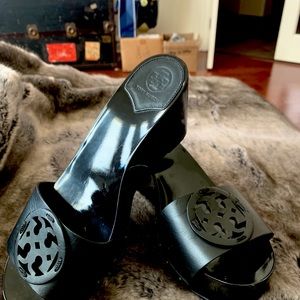 Tory Burch Black Mules! Go with everything! Comfortable and Classy